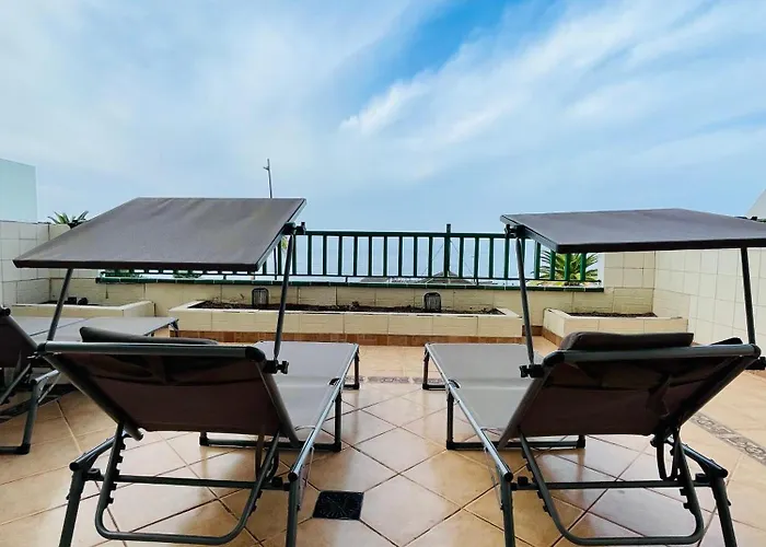 1st Line Sea View - Plaza