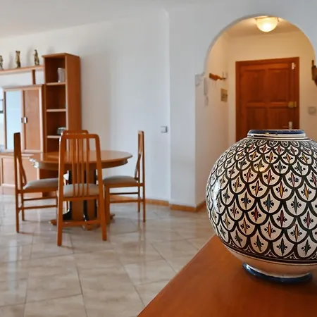 1st Line Sea View - Plaza Apartment *