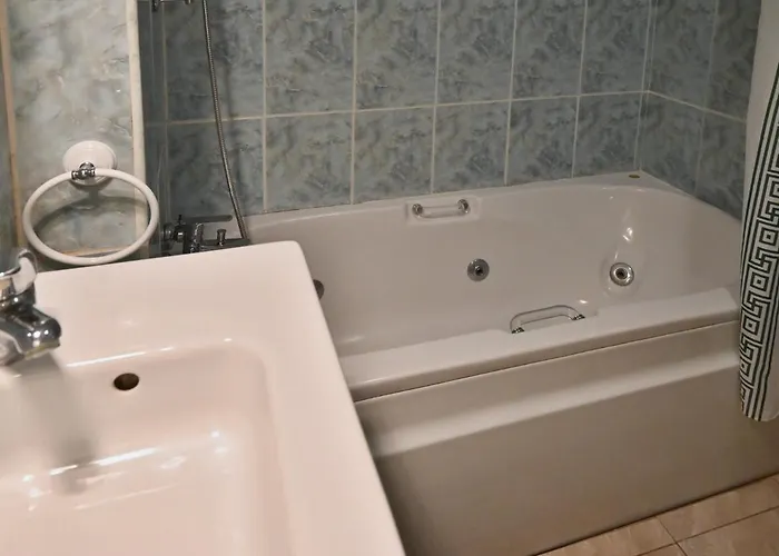 1st Line Sea View - Plaza Apartment *