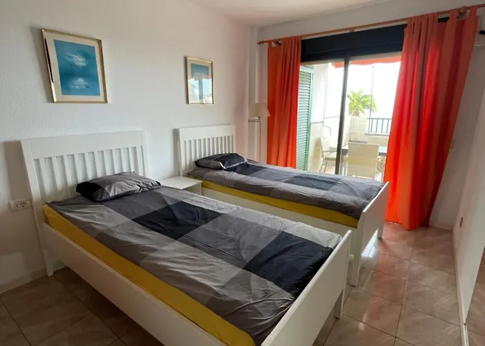 1st Line Sea View - Plaza Apartment