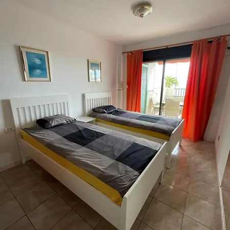 1st Line Sea View - Plaza & Pool Apartamento