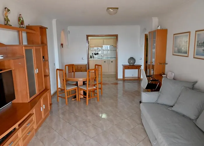 1st Line Sea View - Plaza